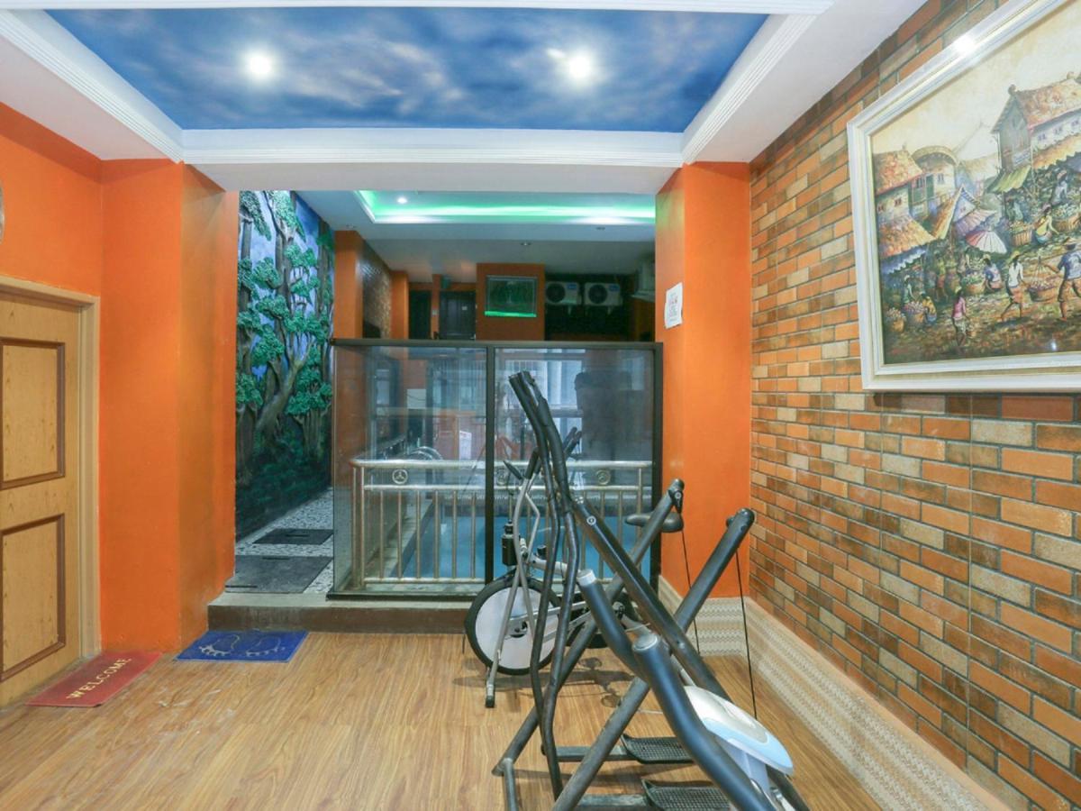 Oyo Life 3520 Indoniaga Palace タンゲラン エクステリア 写真